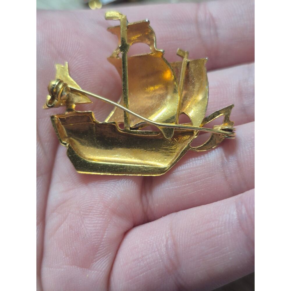 Vintage Toledo Damascene Galleon Ship Brooch – 24K Gold Inlay Spain Santa Maria - Picture 2 of 2